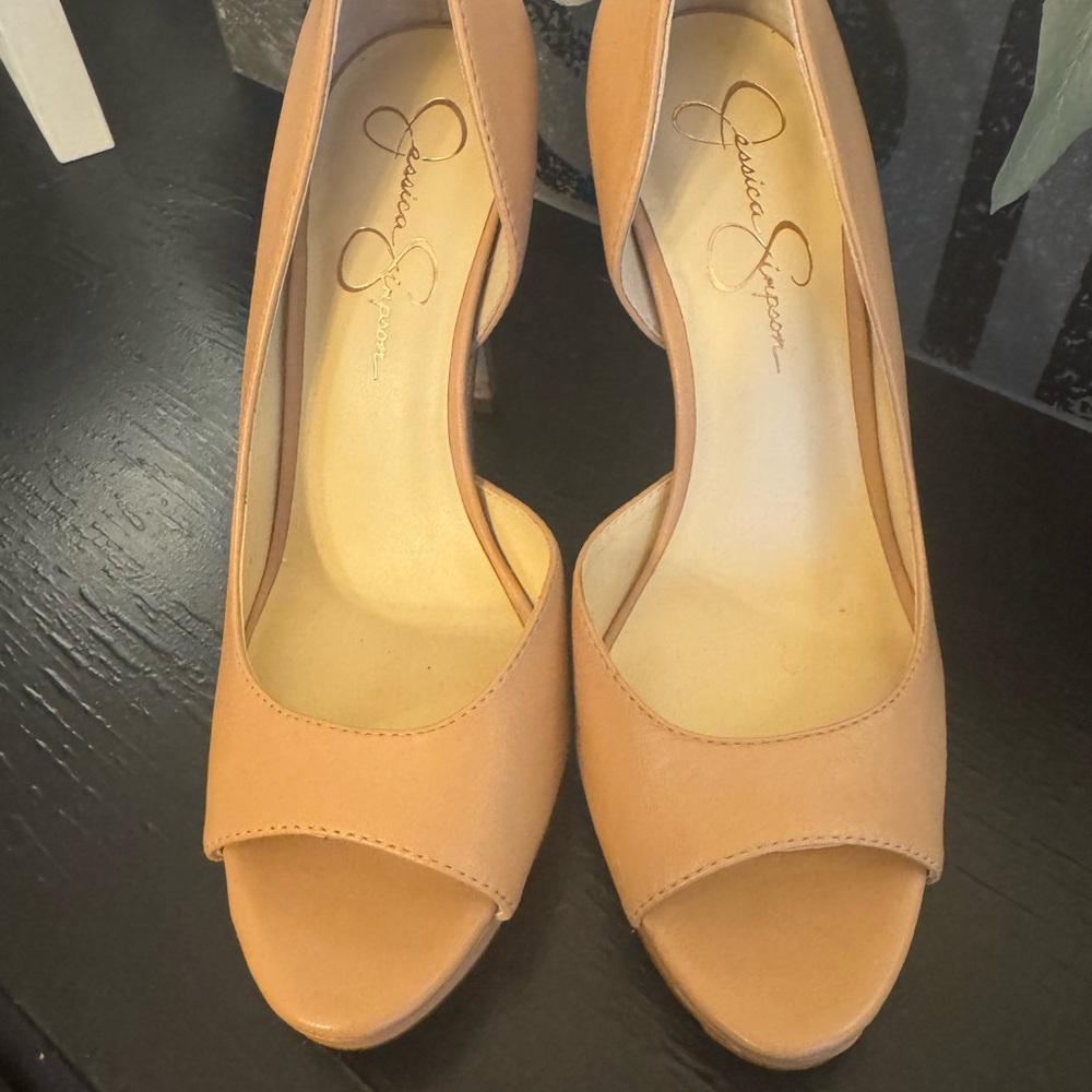 Jessica Simpson Nude Peep Toe Heels